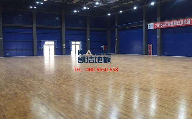 什么是專(zhuān)用的羽毛球館運(yùn)動(dòng)木地板-羽毛球木地板