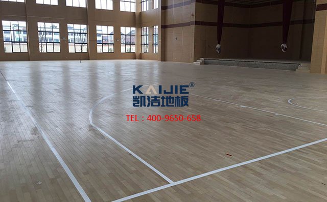 選購專用籃球場運動木地板廠家，學(xué)會這四看就夠了-籃球木地板