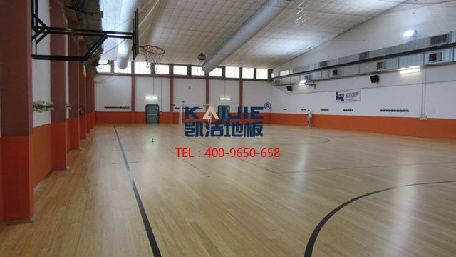 籃球場木地板價(jià)格怎么算？籃球木地板多少錢——?jiǎng)P潔地板